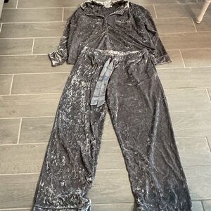 Lord & Taylor Silver Velvet Pajama Set Women’s Sz Large